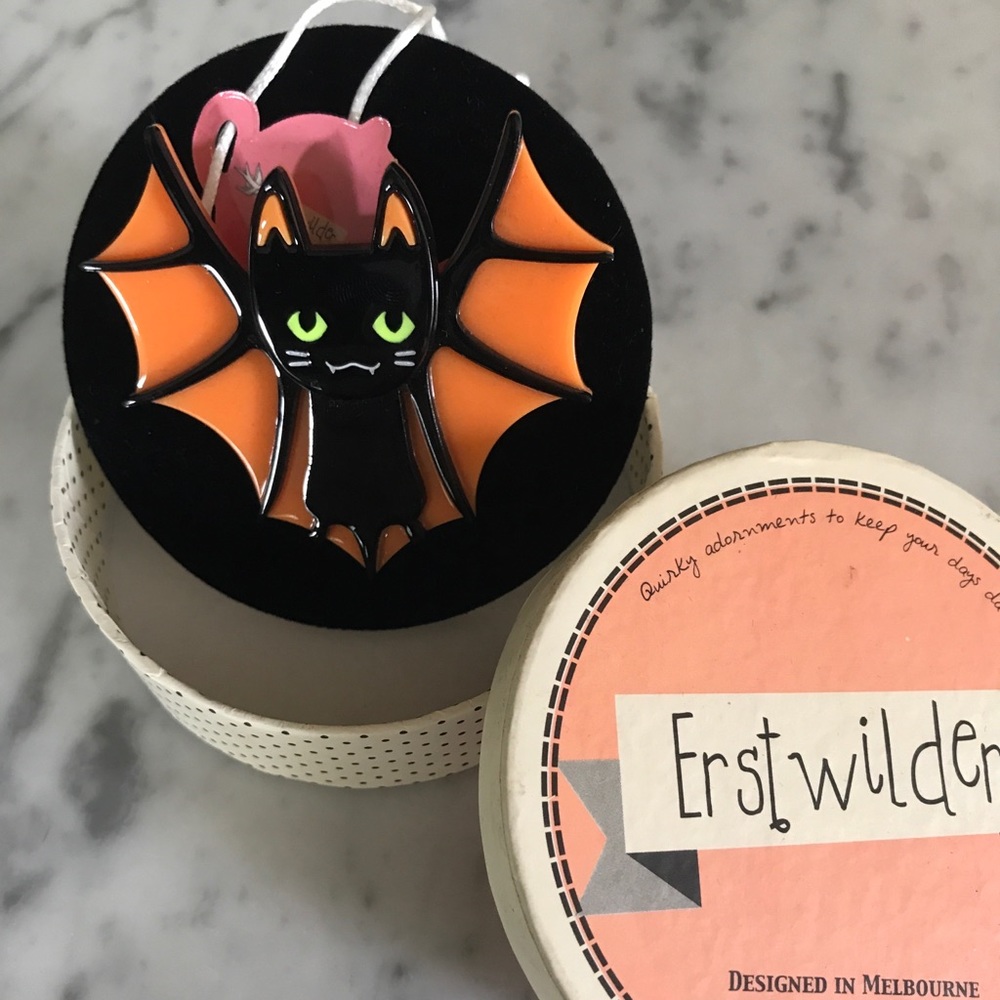 Erstwilder BAT CAT resin pin
